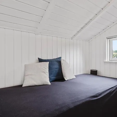 3 Bedroom Awesome In Hébergement de vacances *