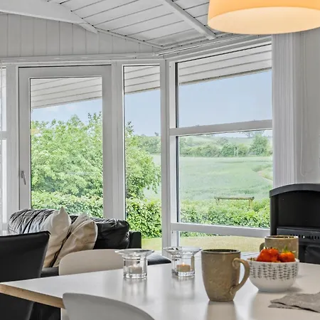 3 Bedroom Awesome In Hébergement de vacances *