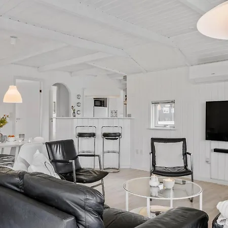 Holiday home 3 Bedroom Awesome In Broager