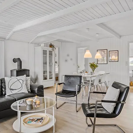 3 Bedroom Awesome In Broager