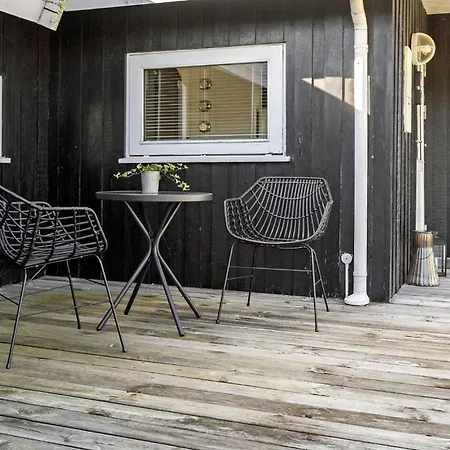 3 Bedroom Awesome In Hébergement de vacances *